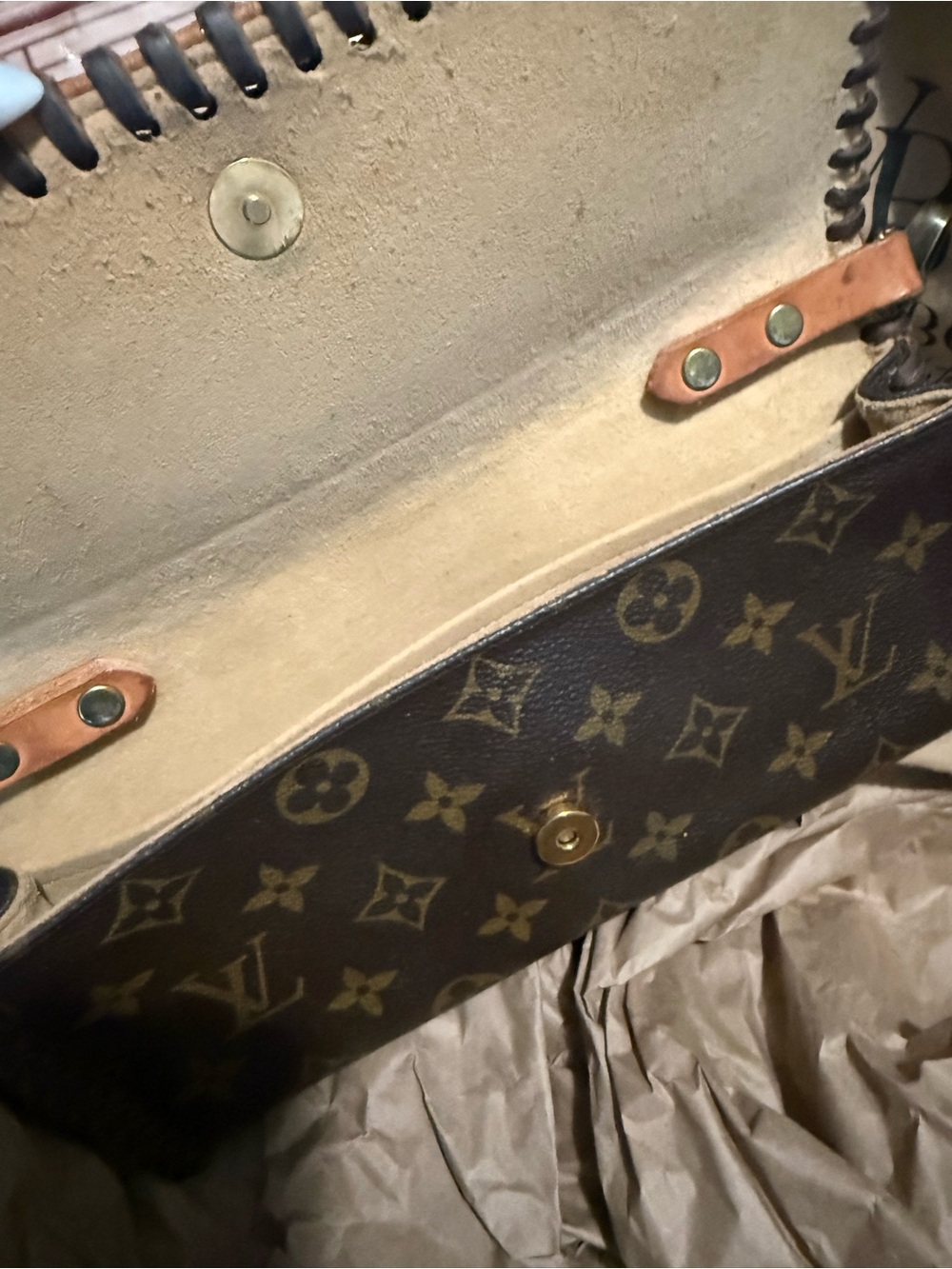 Vintage Boho Bags LV Crossbody Bag - Picture 4 of 12